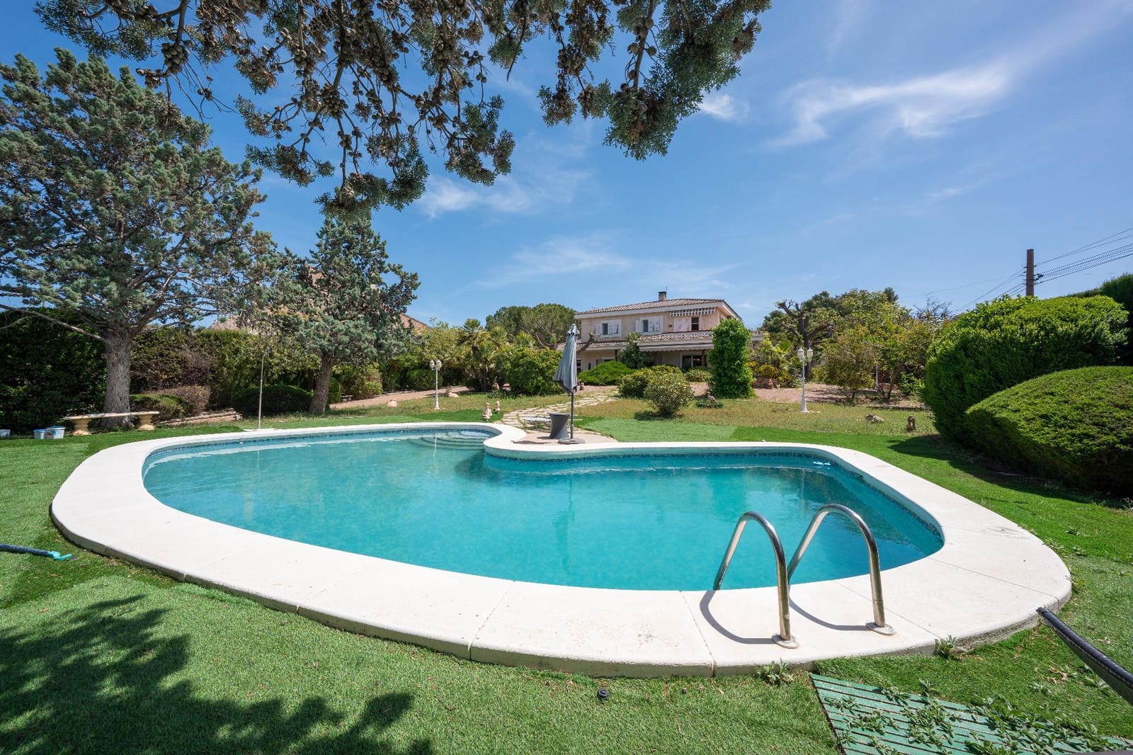 4 bedroom Villa for sale in Petrel / Petrer with pool garage - € 420,000 (Ref: 9806433)