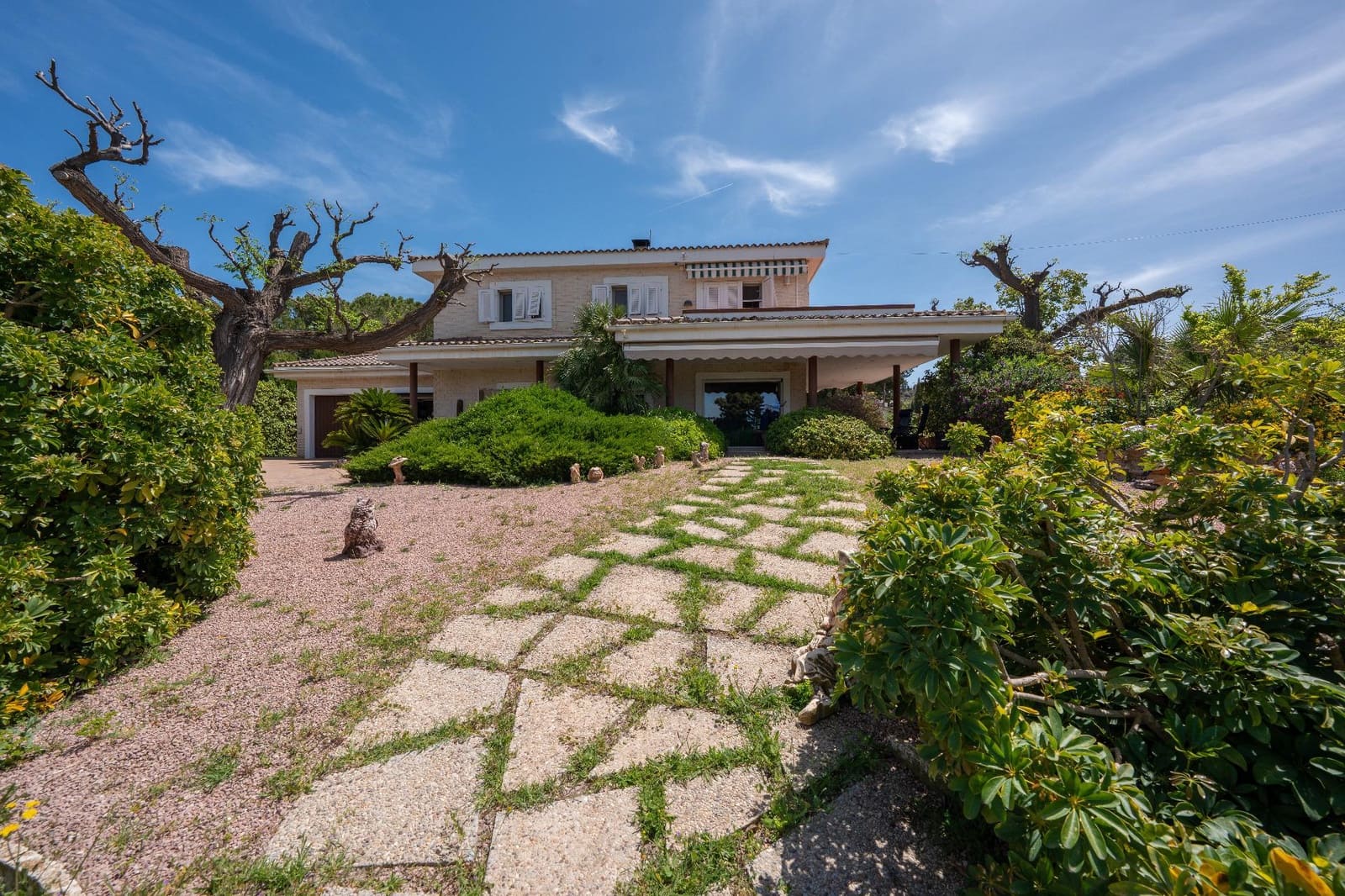 4 bedroom Villa for sale in Petrel / Petrer with pool garage - € 420,000 (Ref: 9806433)