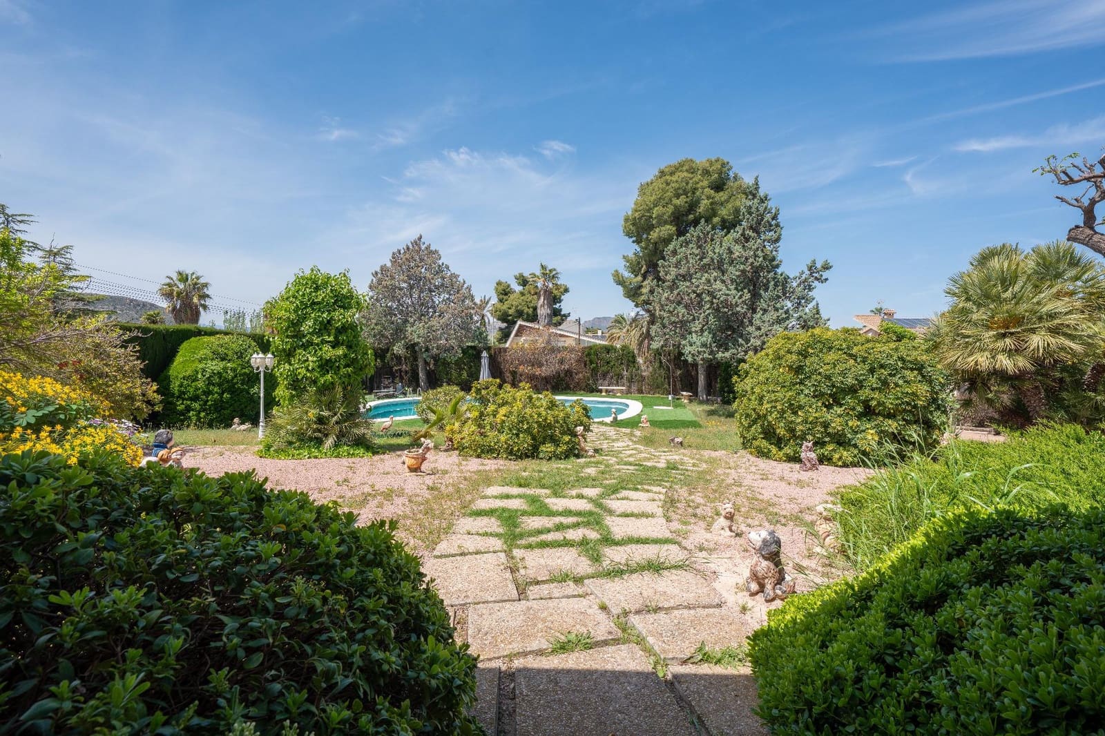 4 bedroom Villa for sale in Petrel / Petrer with pool garage - € 420,000 (Ref: 9806433)
