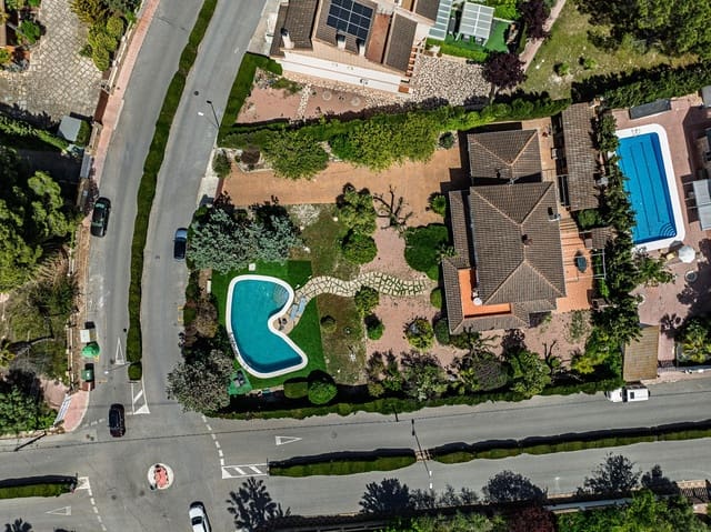 4 soverom Villa til salgs i Petrel / Petrer med svømmebasseng garasje - € 420 000 (Ref: 9806433)