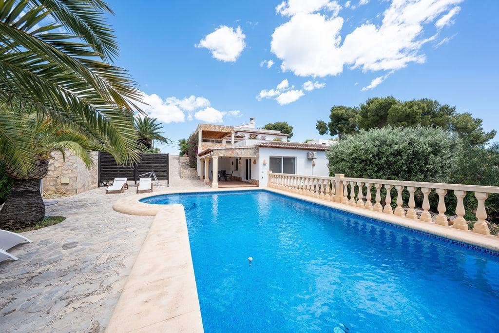 5 Zimmer Villa zu verkaufen in Javea / Xabia mit Pool Garage - 895.000 € (Ref: 9807894)