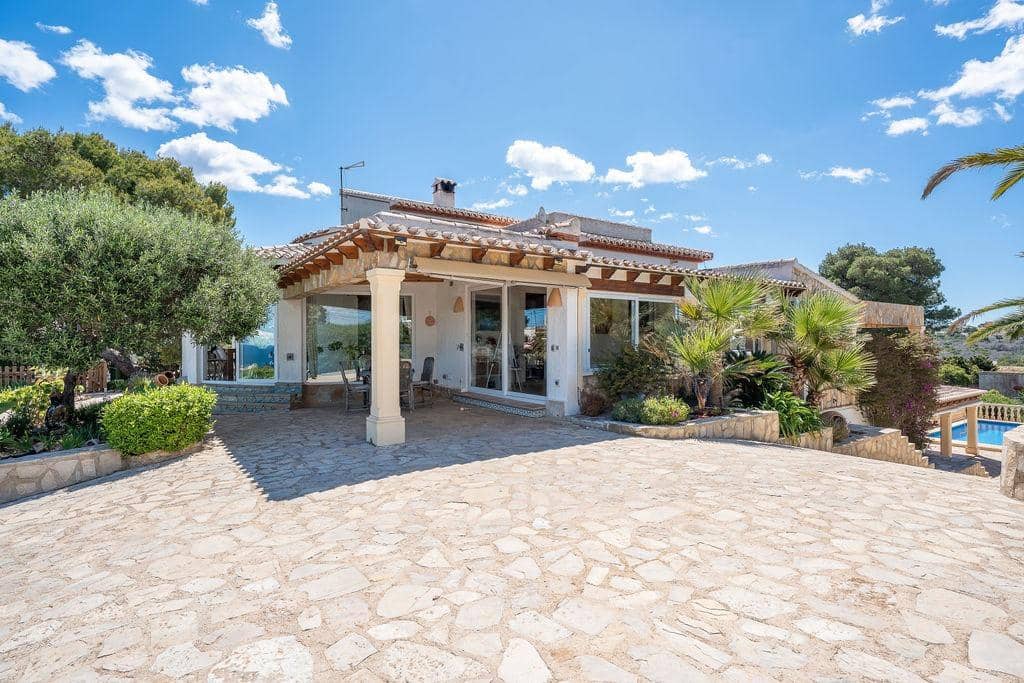5 Zimmer Villa zu verkaufen in Javea / Xabia mit Pool Garage - 895.000 € (Ref: 9807894)