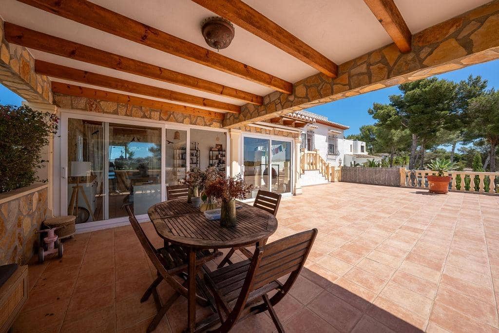 5 Zimmer Villa zu verkaufen in Javea / Xabia mit Pool Garage - 895.000 € (Ref: 9807894)