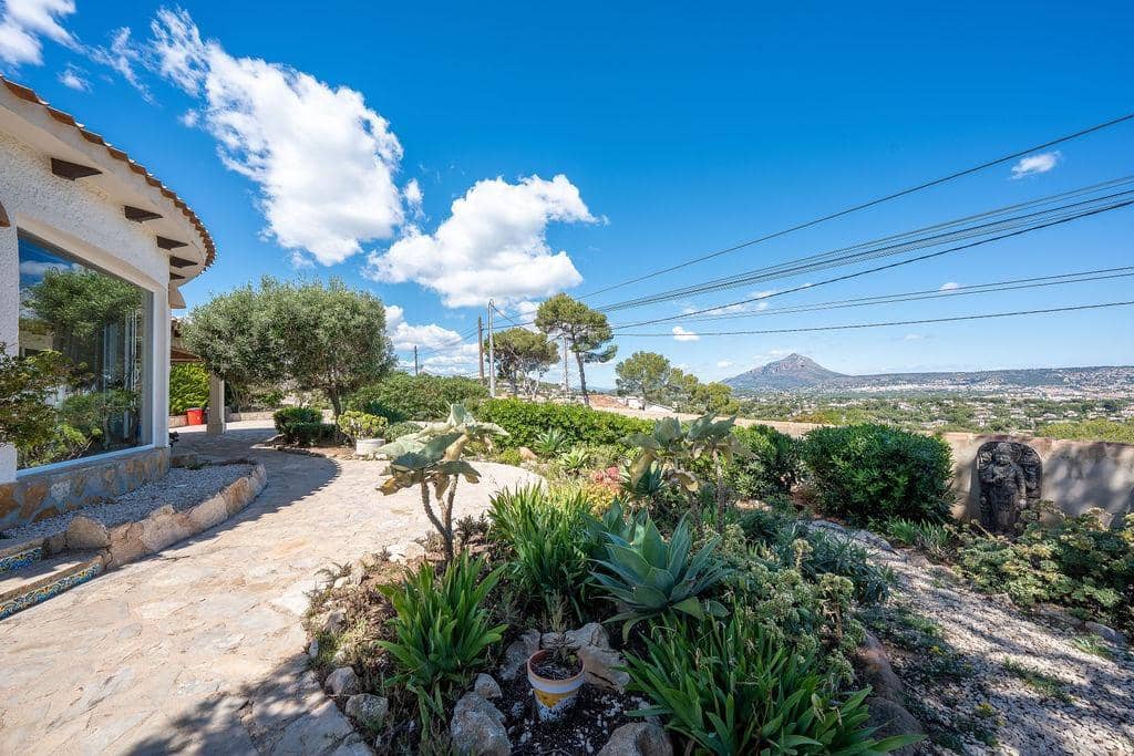 5 Zimmer Villa zu verkaufen in Javea / Xabia mit Pool Garage - 895.000 € (Ref: 9807894)