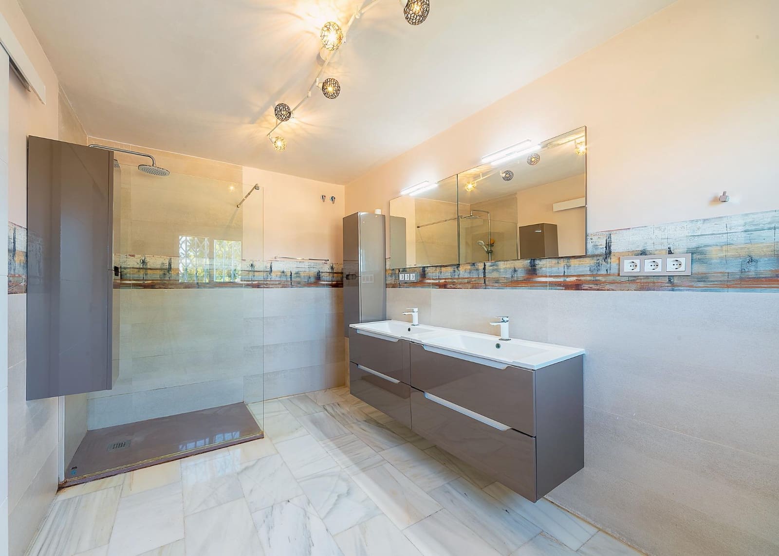 Chalet de 4 habitaciones en Cañada del Fenollar en venta con piscina garaje - 469.000 € (Ref: 9811522)