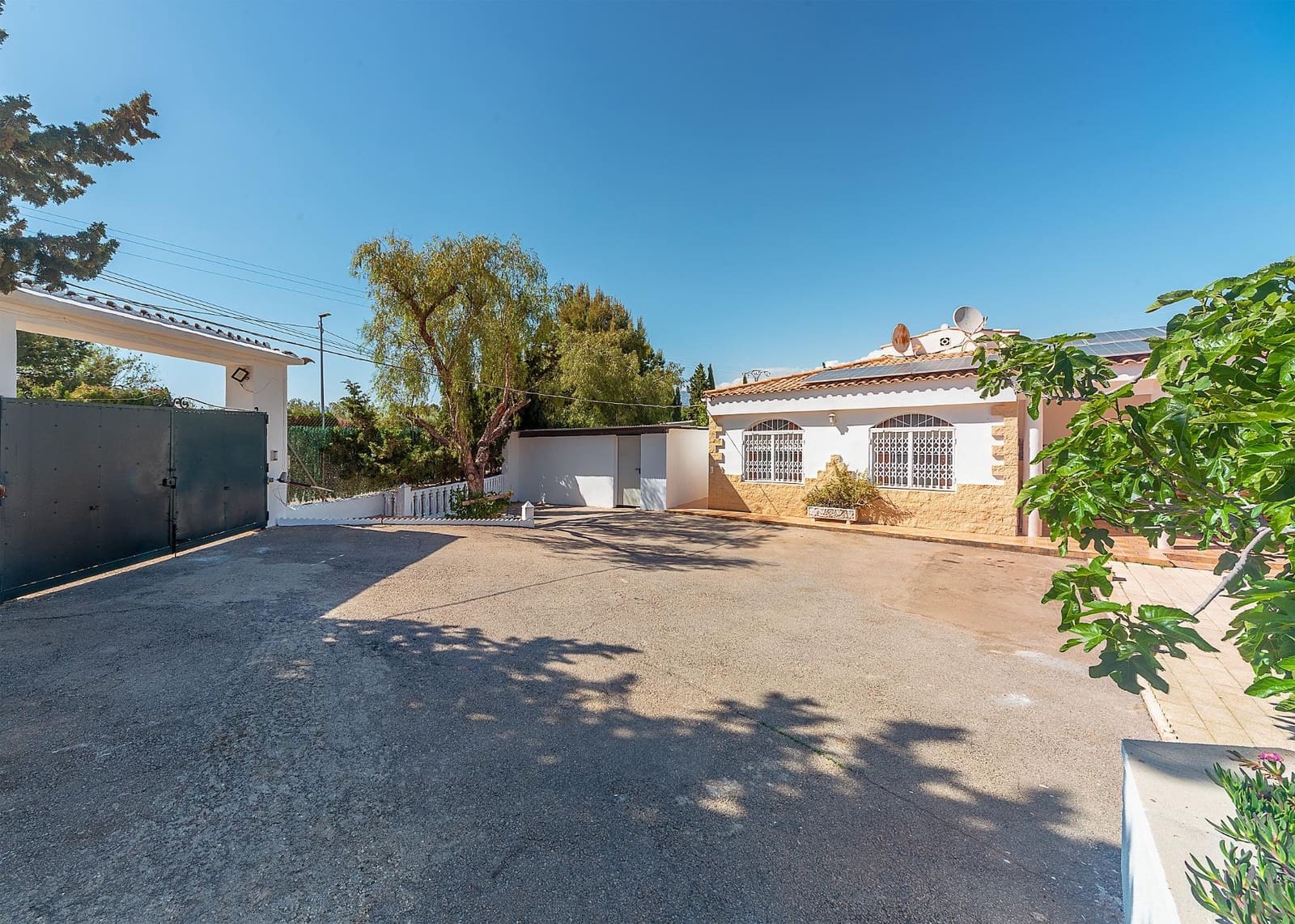 Chalet de 4 habitaciones en Cañada del Fenollar en venta con piscina garaje - 469.000 € (Ref: 9811522)