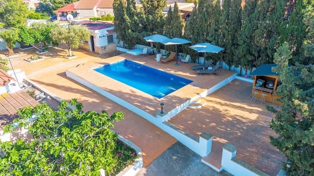 4 soveværelse Villa til salg i Cañada del Fenollar, Alicante by med swimmingpool garage - € 469.000 (Ref: 9811522)