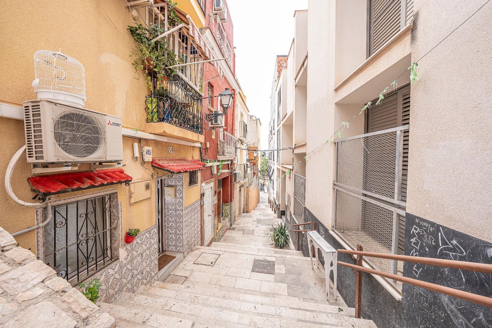 1 Zimmer Apartment zu verkaufen in Alicante / Alacant Stadt - 170.000 € (Ref: 9811523)