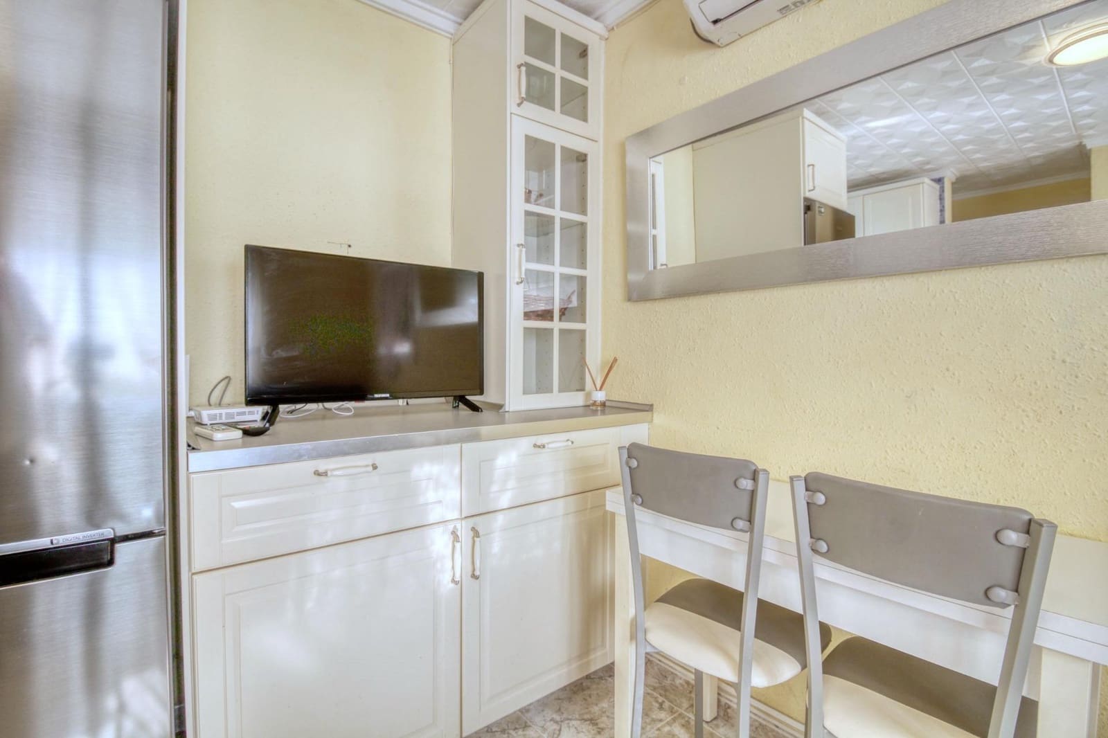 2 slaapkamer Rijtjeshuis te koop in Torrevieja - € 135.000 (Ref: 9813429)