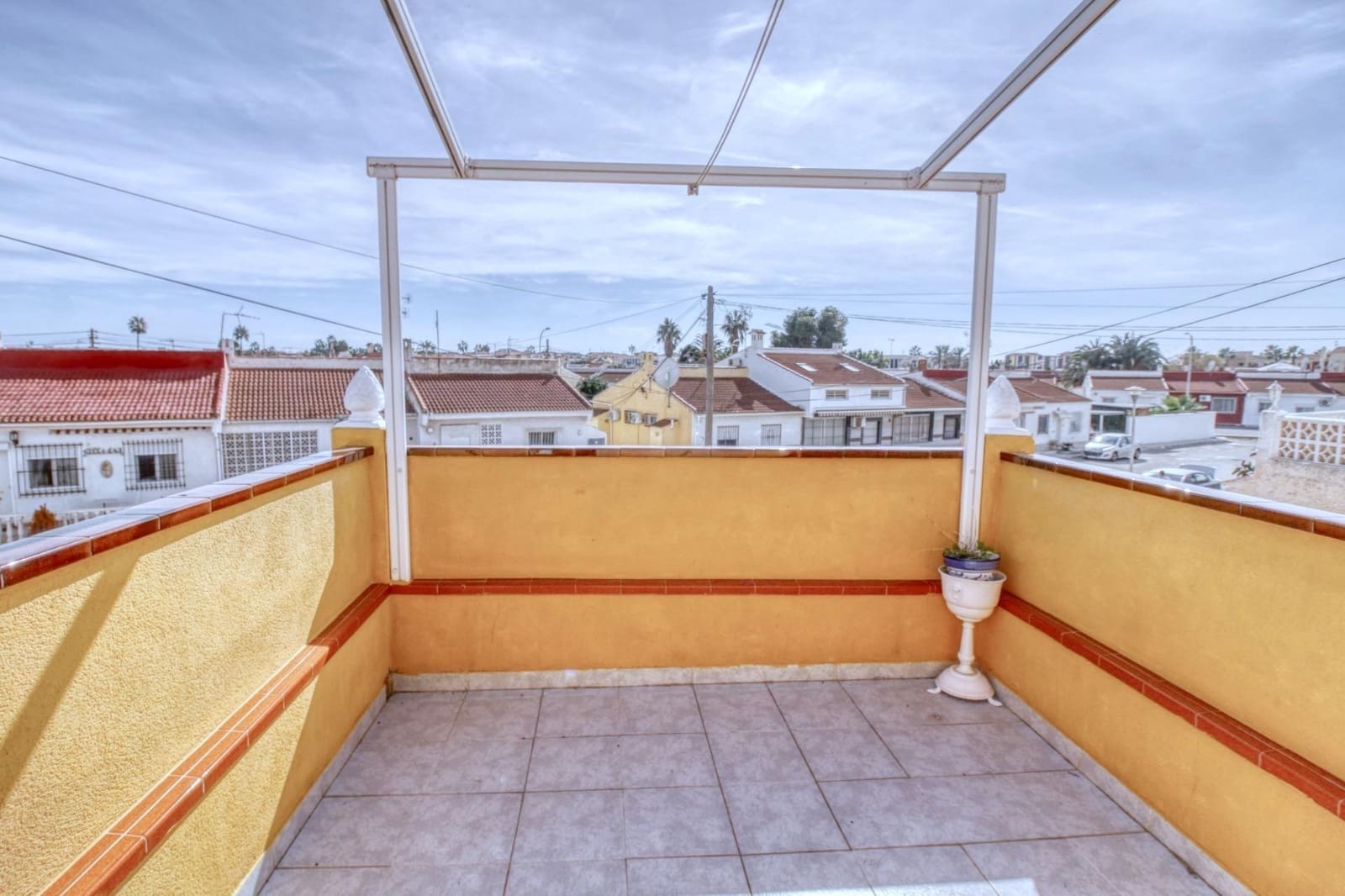 2 slaapkamer Rijtjeshuis te koop in Torrevieja - € 135.000 (Ref: 9813429)