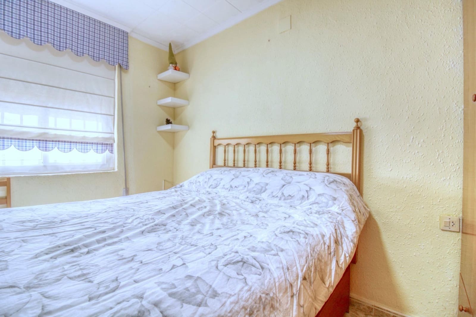 2 slaapkamer Rijtjeshuis te koop in Torrevieja - € 135.000 (Ref: 9813429)