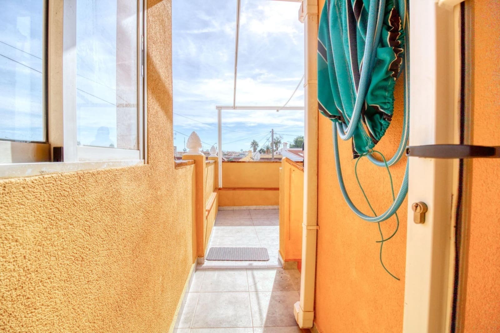 2 slaapkamer Rijtjeshuis te koop in Torrevieja - € 135.000 (Ref: 9813429)