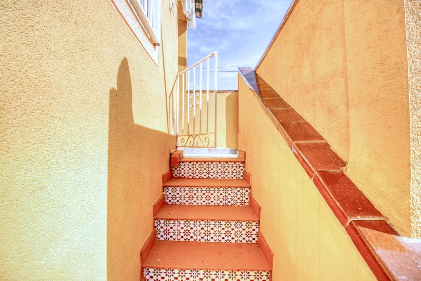 2 slaapkamer Rijtjeshuis te koop in Torrevieja - € 135.000 (Ref: 9813429)