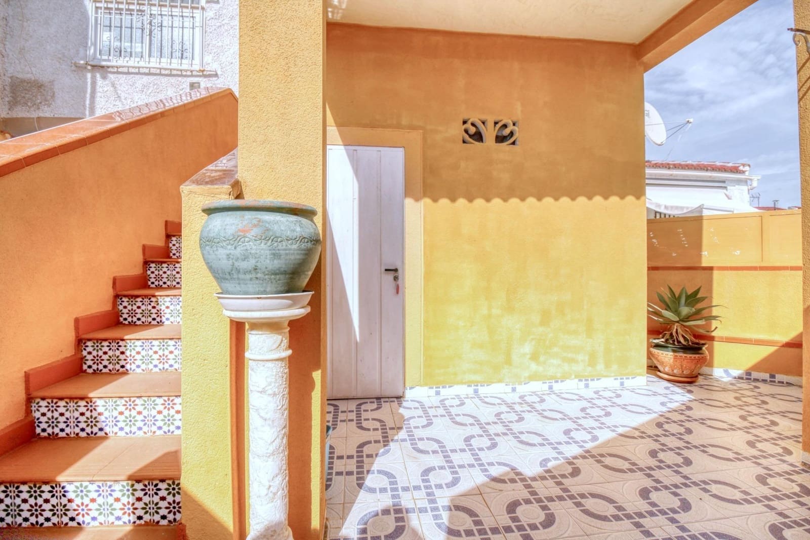 2 slaapkamer Rijtjeshuis te koop in Torrevieja - € 135.000 (Ref: 9813429)