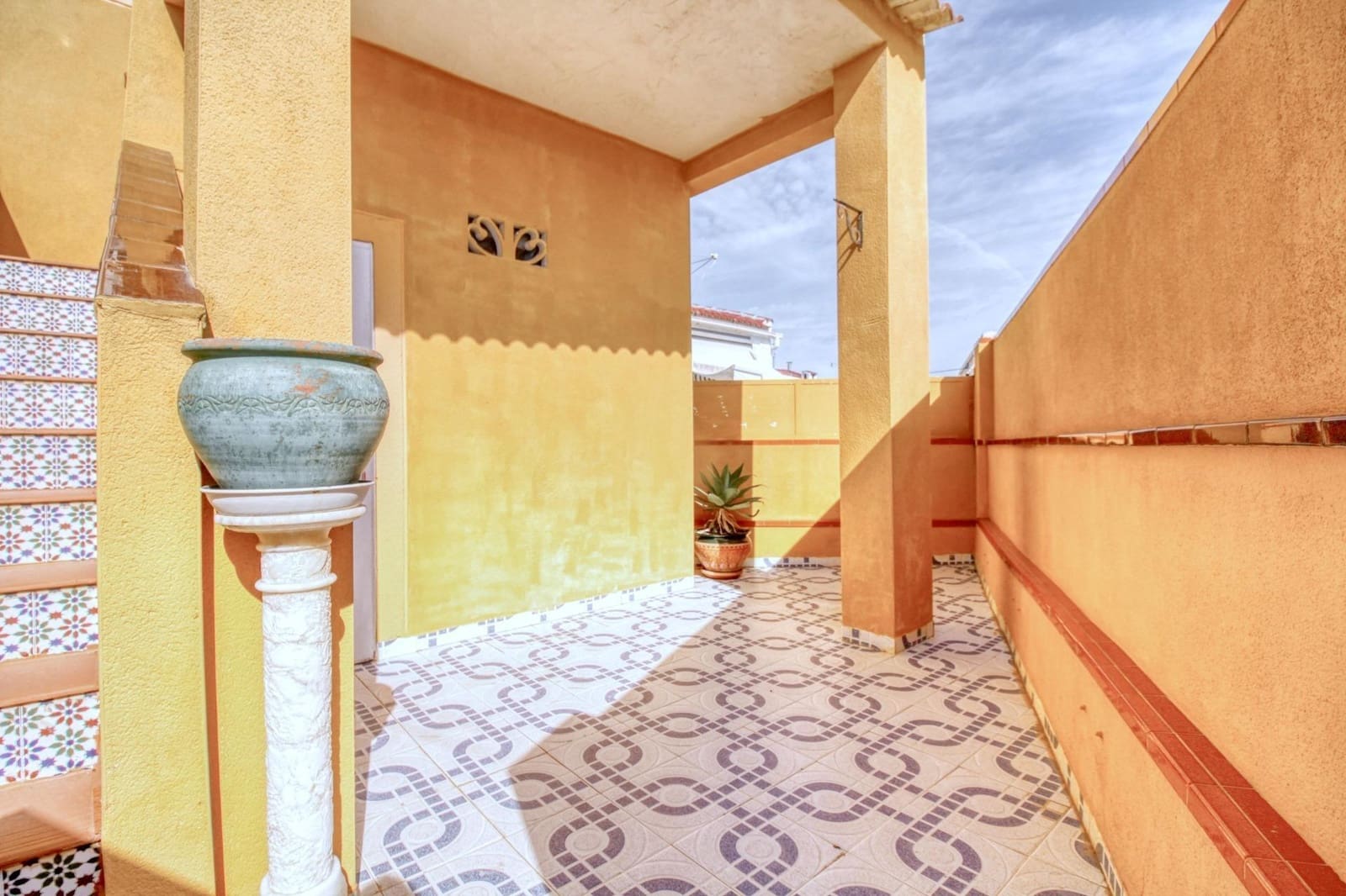 2 slaapkamer Rijtjeshuis te koop in Torrevieja - € 135.000 (Ref: 9813429)
