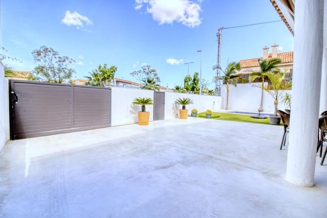 5 bedroom Villa for sale in Torre de la Horadada, Pilar de la Horadada with pool - € 720,000 (Ref: 9813432)