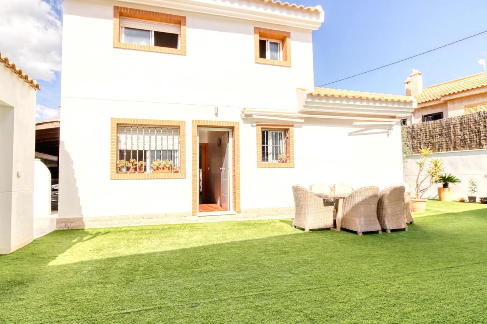 5 bedroom Villa for sale in Torre de la Horadada with pool - € 720,000 (Ref: 9813432)