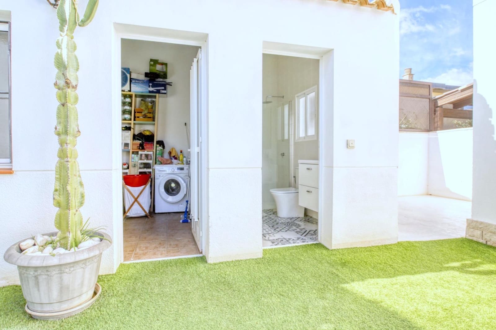5 bedroom Villa for sale in Torre de la Horadada with pool - € 720,000 (Ref: 9813432)