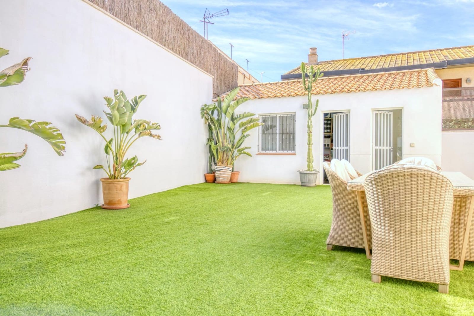 5 bedroom Villa for sale in Torre de la Horadada with pool - € 720,000 (Ref: 9813432)