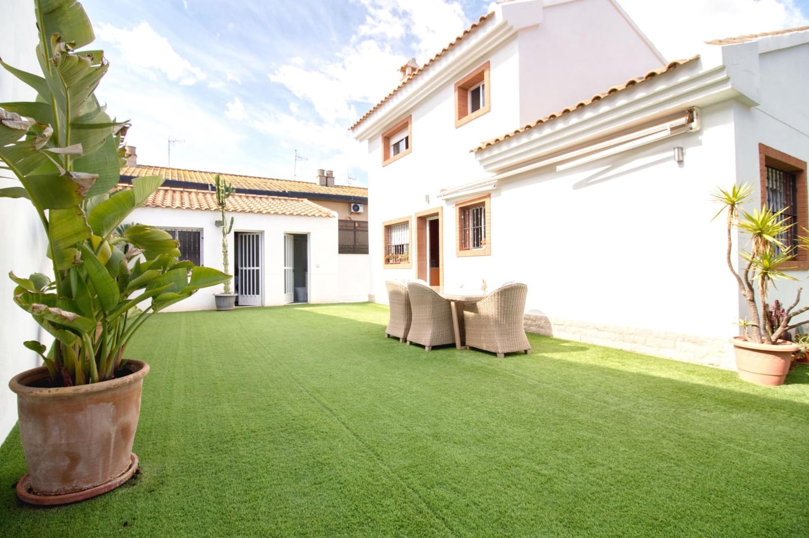 5 bedroom Villa for sale in Torre de la Horadada with pool - € 720,000 (Ref: 9813432)