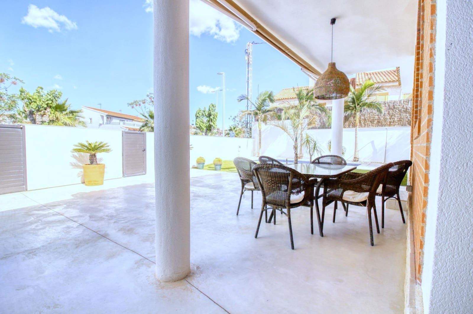 5 bedroom Villa for sale in Torre de la Horadada with pool - € 720,000 (Ref: 9813432)