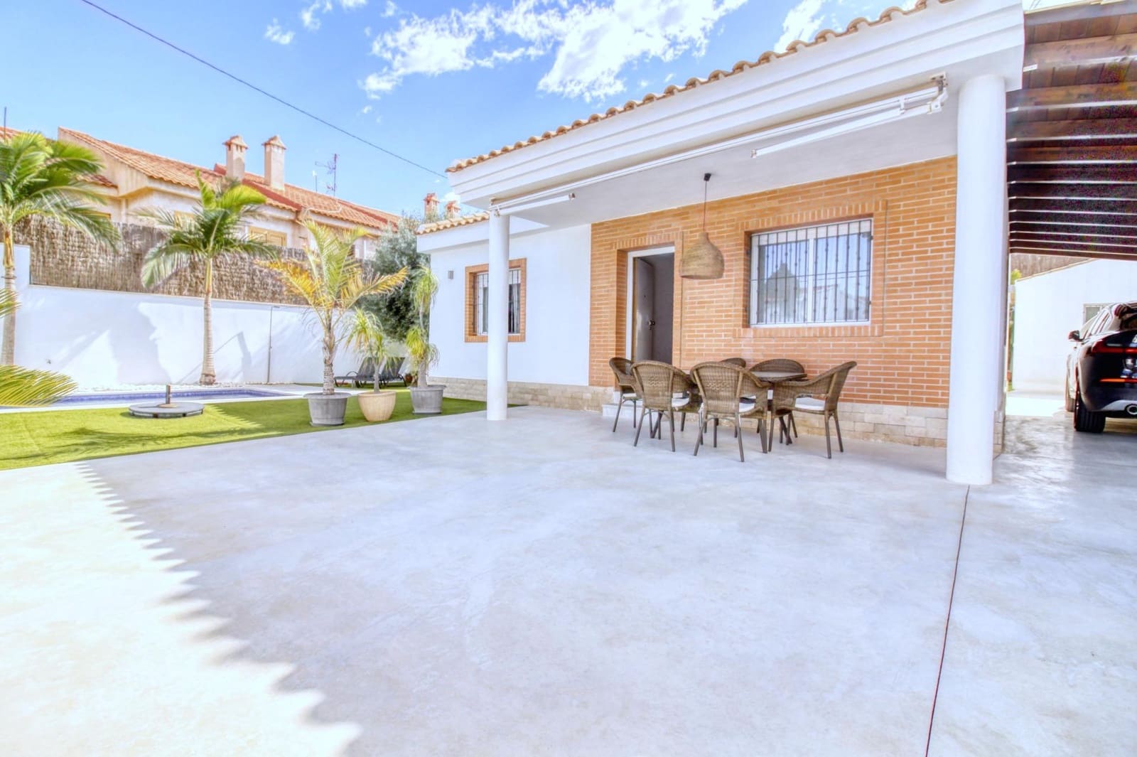 5 bedroom Villa for sale in Torre de la Horadada with pool - € 720,000 (Ref: 9813432)