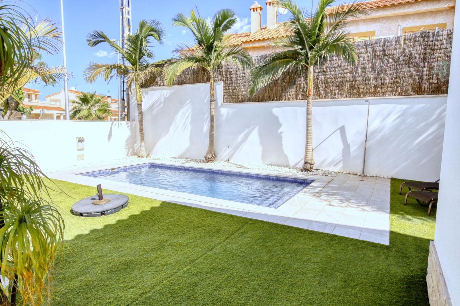5 bedroom Villa for sale in Torre de la Horadada with pool - € 720,000 (Ref: 9813432)