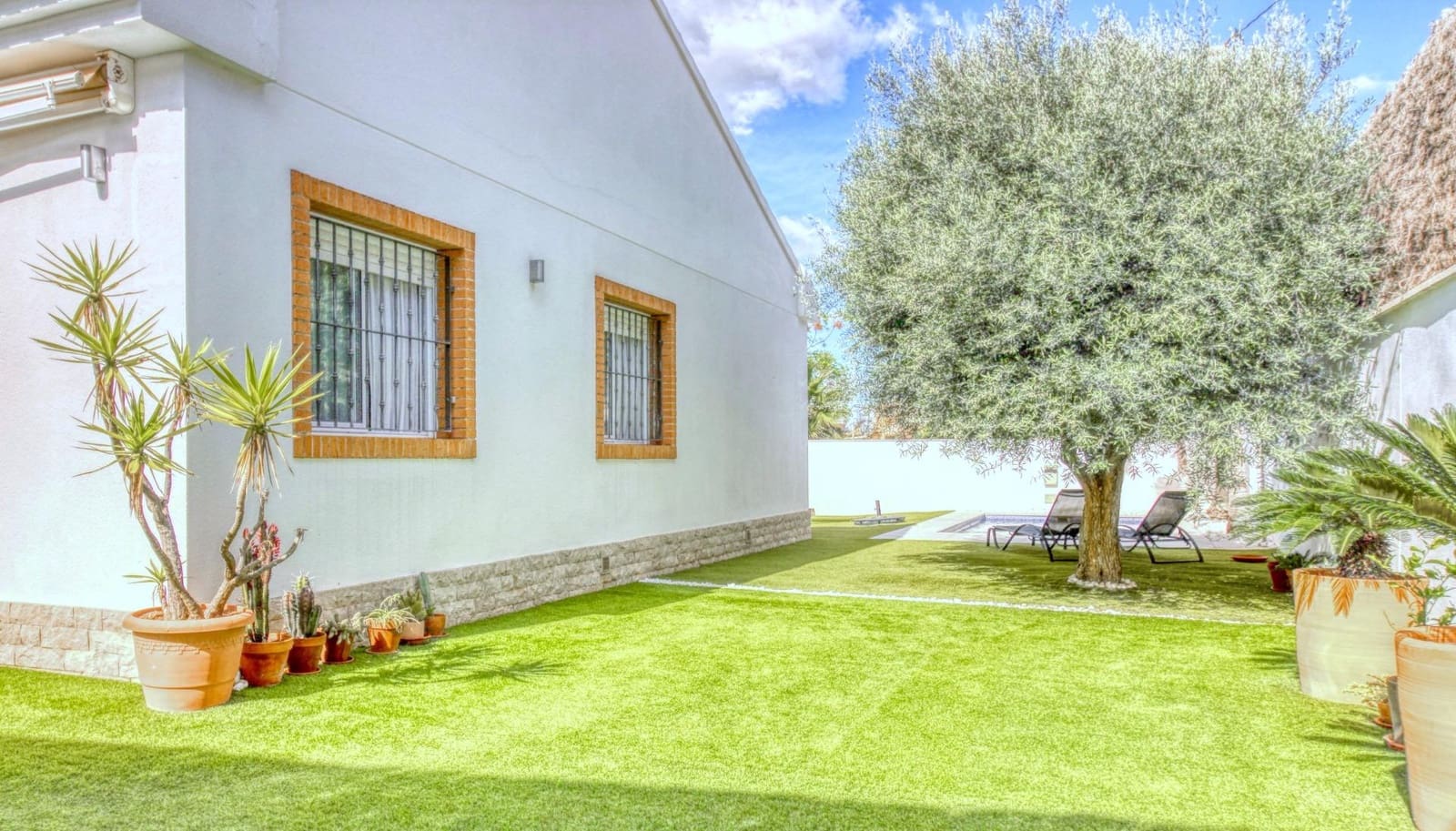 5 bedroom Villa for sale in Torre de la Horadada with pool - € 720,000 (Ref: 9813432)