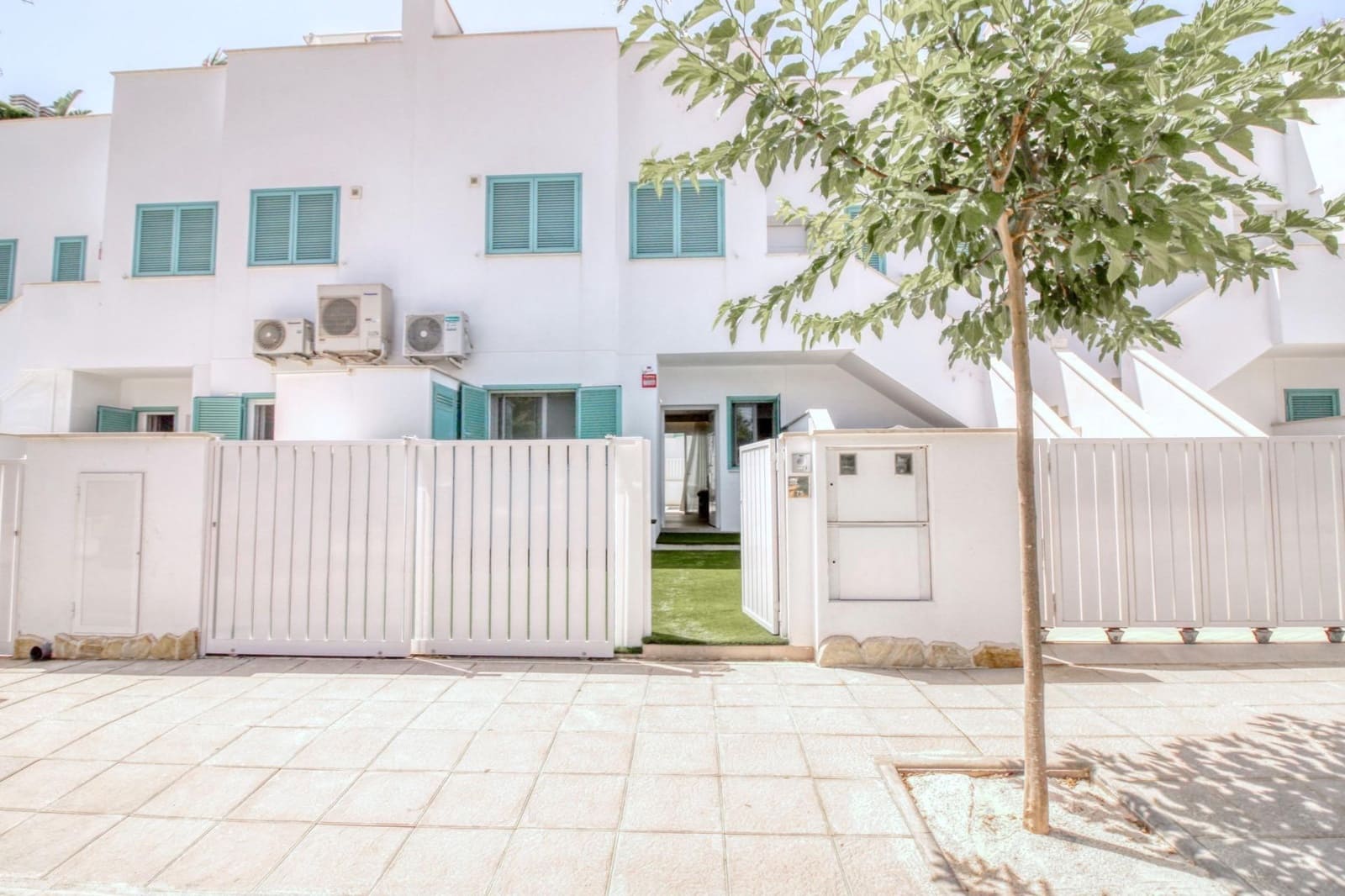 3 bedroom Villa for sale in Pilar de la Horadada with pool - € 390,000 (Ref: 9813434)