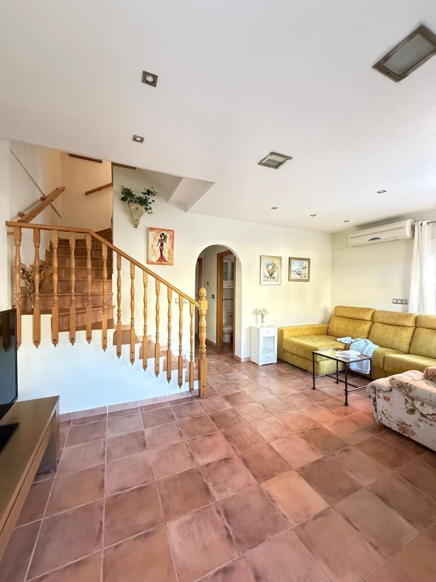 4 Zimmer Reihenhaus zu verkaufen in Torre de la Horadada mit Pool - 450.000 € (Ref: 9813435)