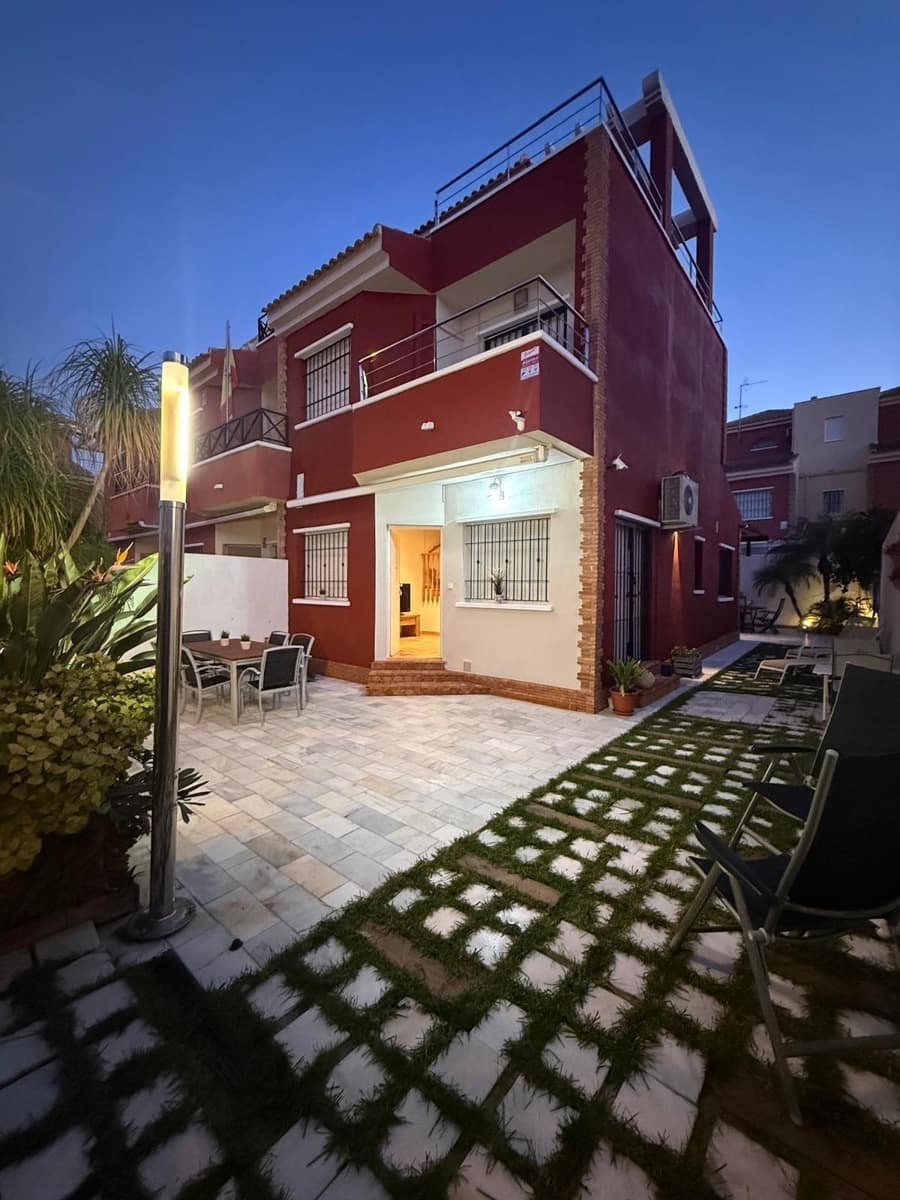 4 Zimmer Reihenhaus zu verkaufen in Torre de la Horadada mit Pool - 450.000 € (Ref: 9813435)