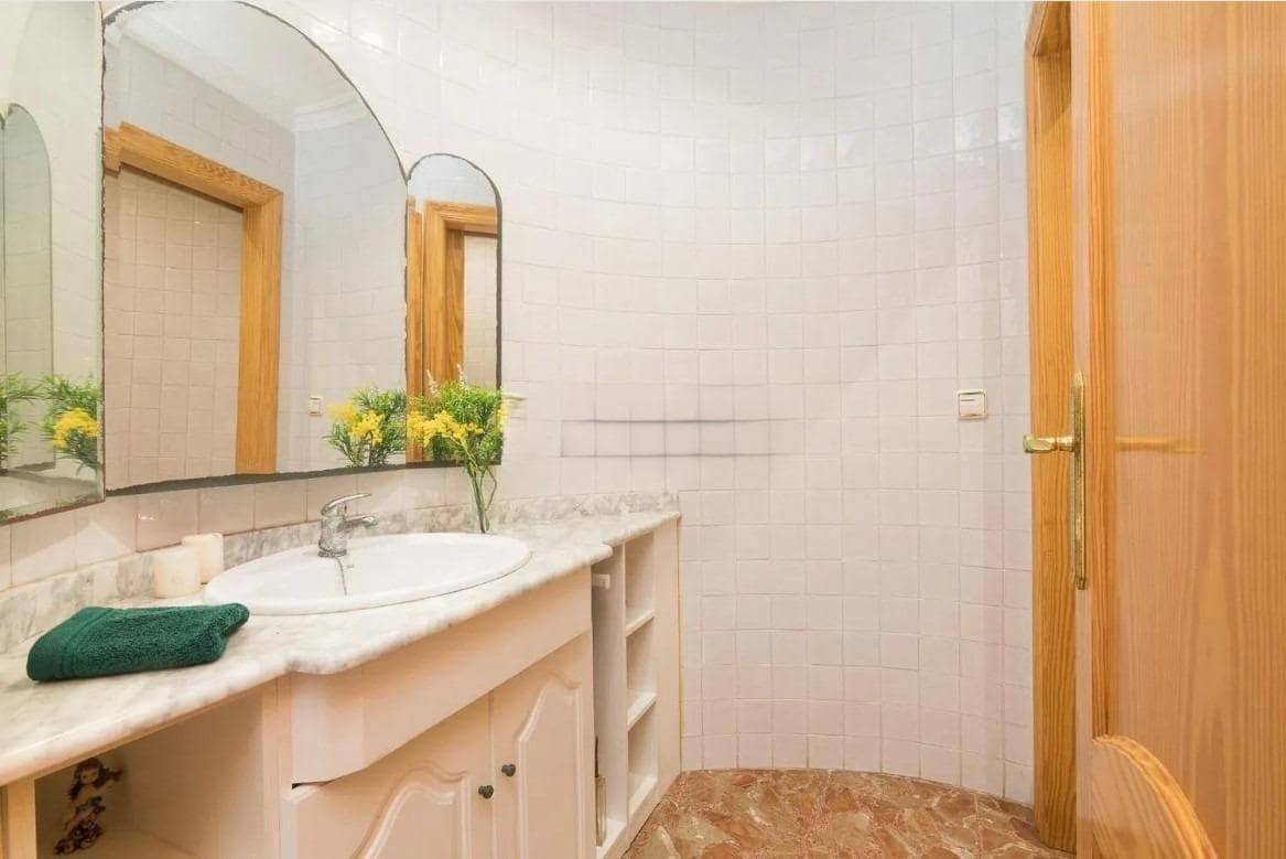 5 sovrum Villa till salu i Matola med pool - 720 000 € (Ref: 9813436)