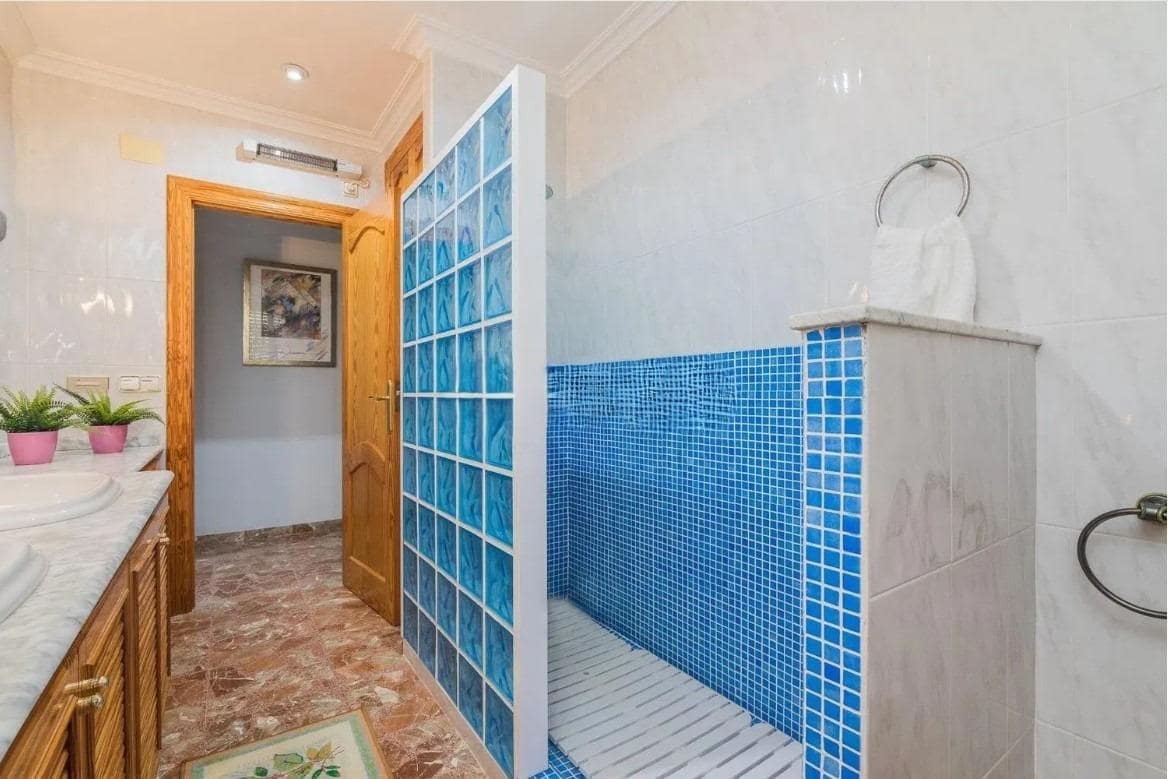 5 sovrum Villa till salu i Matola med pool - 720 000 € (Ref: 9813436)