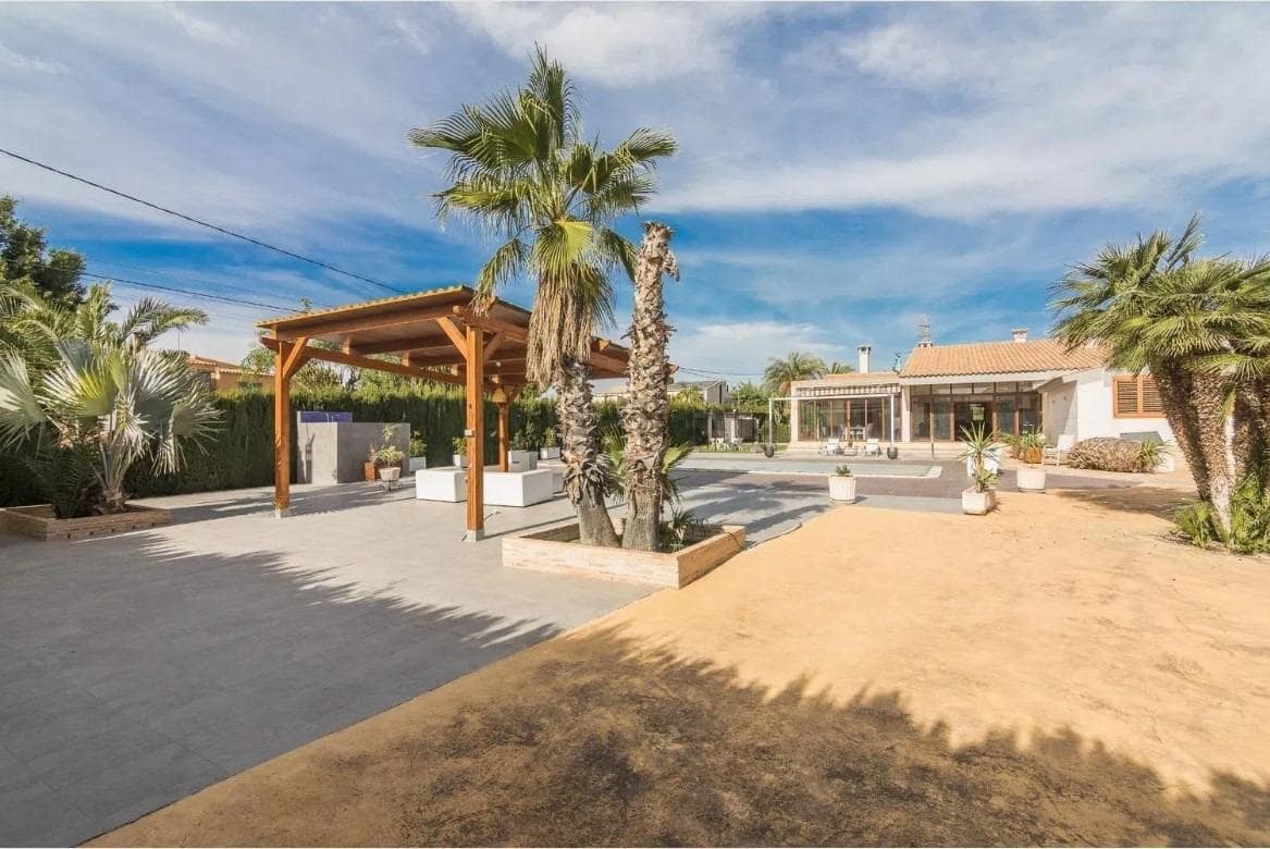 5 sovrum Villa till salu i Matola med pool - 720 000 € (Ref: 9813436)