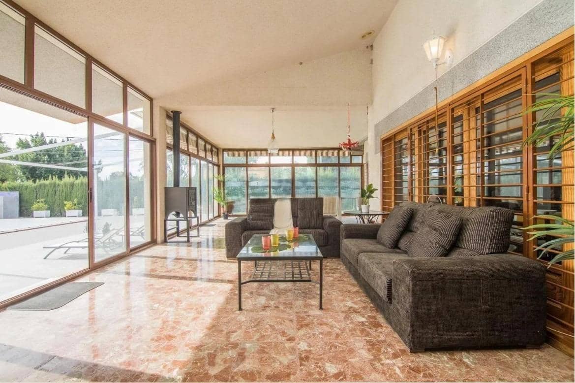 5 sovrum Villa till salu i Matola med pool - 720 000 € (Ref: 9813436)