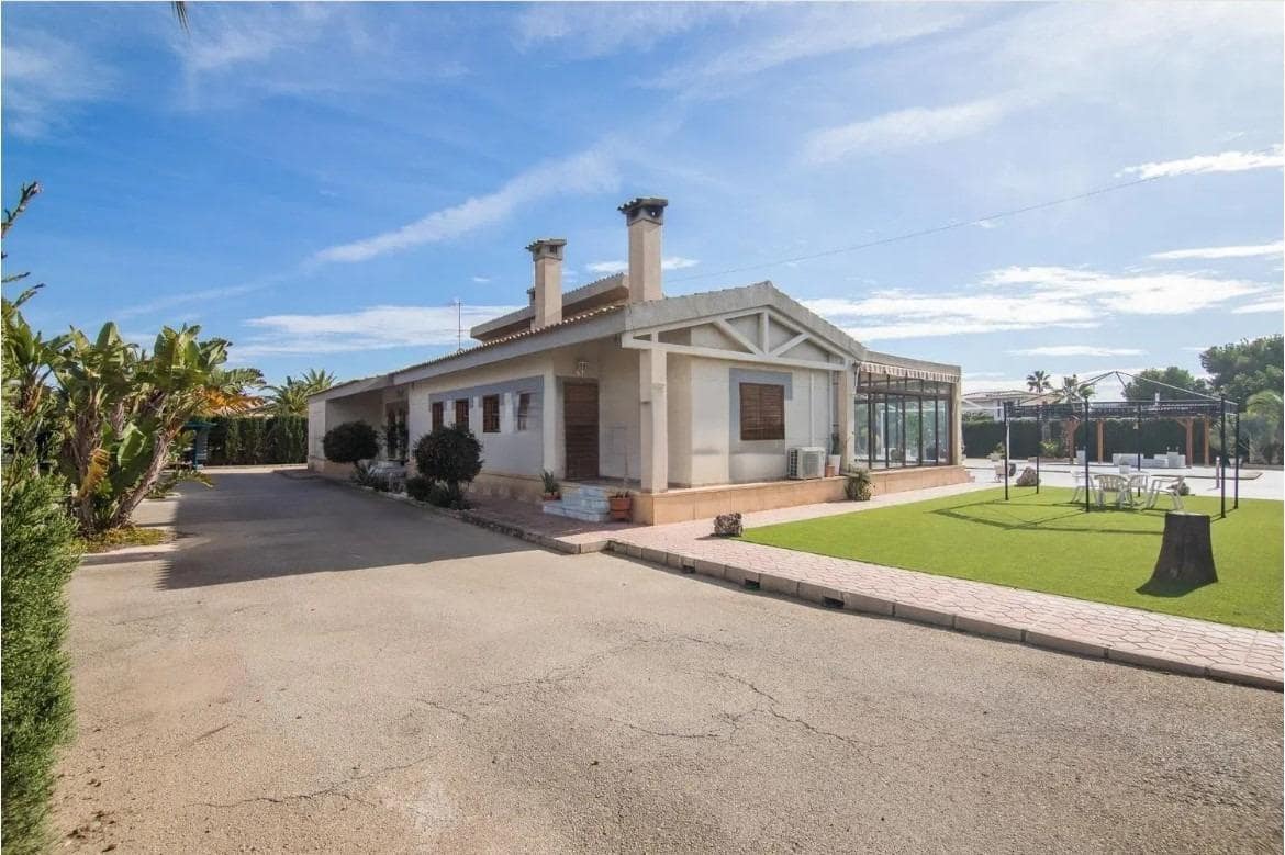 5 sovrum Villa till salu i Matola med pool - 720 000 € (Ref: 9813436)