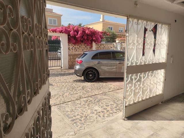 4 soveværelse Villa til leje i Platja Vila Joiosa - Platja de Torres, La Villajoyosa / Vila Joiosa med garage - € 1.990 (Ref: 9813442)