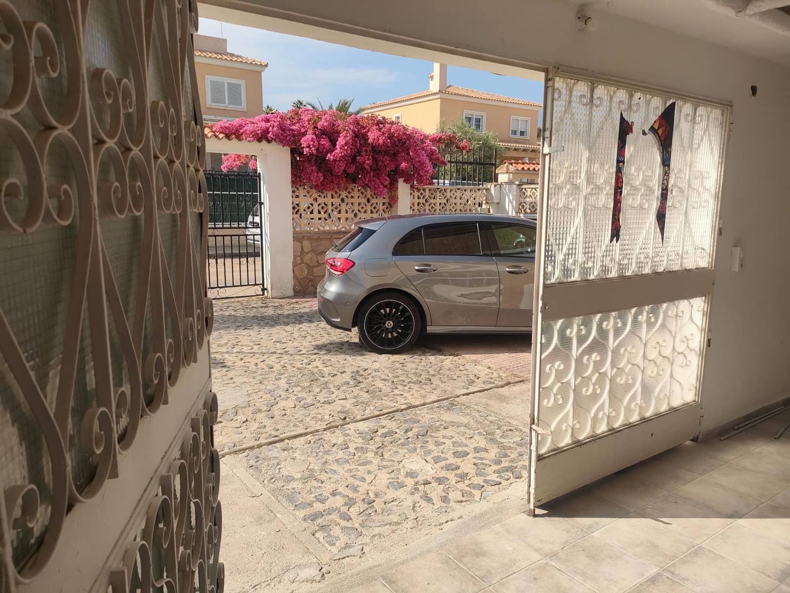 4 bedroom Villa for rent in La Villajoyosa / Vila Joiosa with garage - € 1,850 (Ref: 9813442)