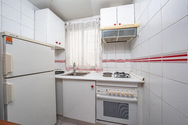 2 makuuhuone Huoneisto myytävänä paikassa Poniente, Benidorm mukana 
autotalli - 219 000 € (Ref: 9815821)
