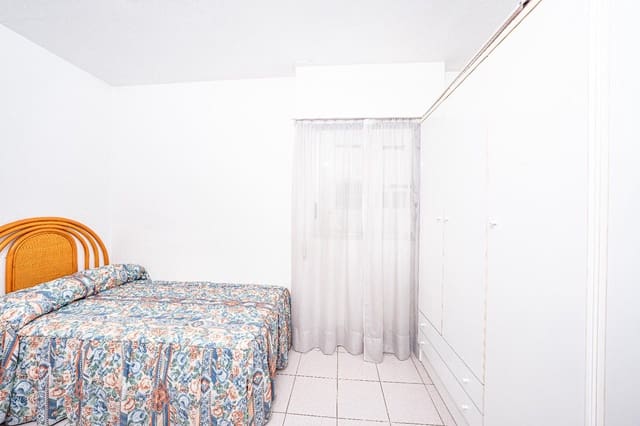 2 makuuhuone Huoneisto myytävänä paikassa Poniente, Benidorm mukana 
autotalli - 219 000 € (Ref: 9815821)