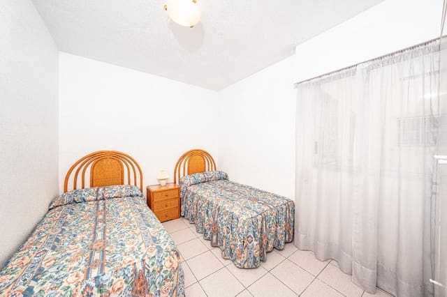 2 makuuhuone Huoneisto myytävänä paikassa Poniente, Benidorm mukana 
autotalli - 219 000 € (Ref: 9815821)
