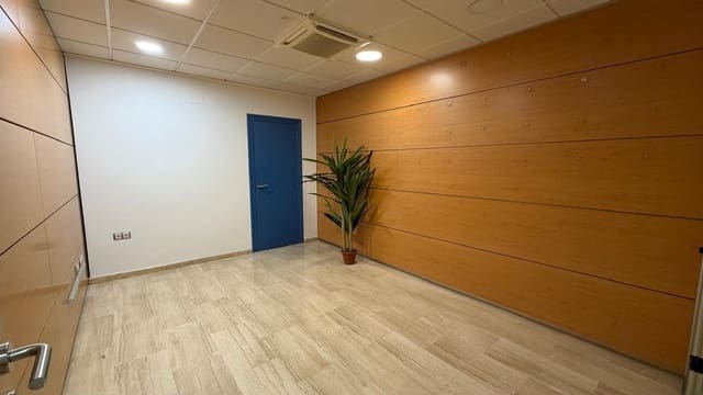 Kaupallinen vuokrattavana paikassa Alipark, Alicante kaupunki - 2 500 € (Ref: 9818142)