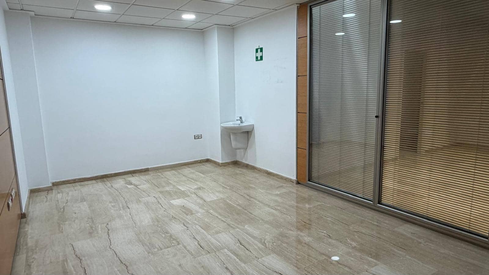 Kaupallinen vuokrattavana paikassa Alicante kaupunki - 2 500 € (Ref: 9818142)