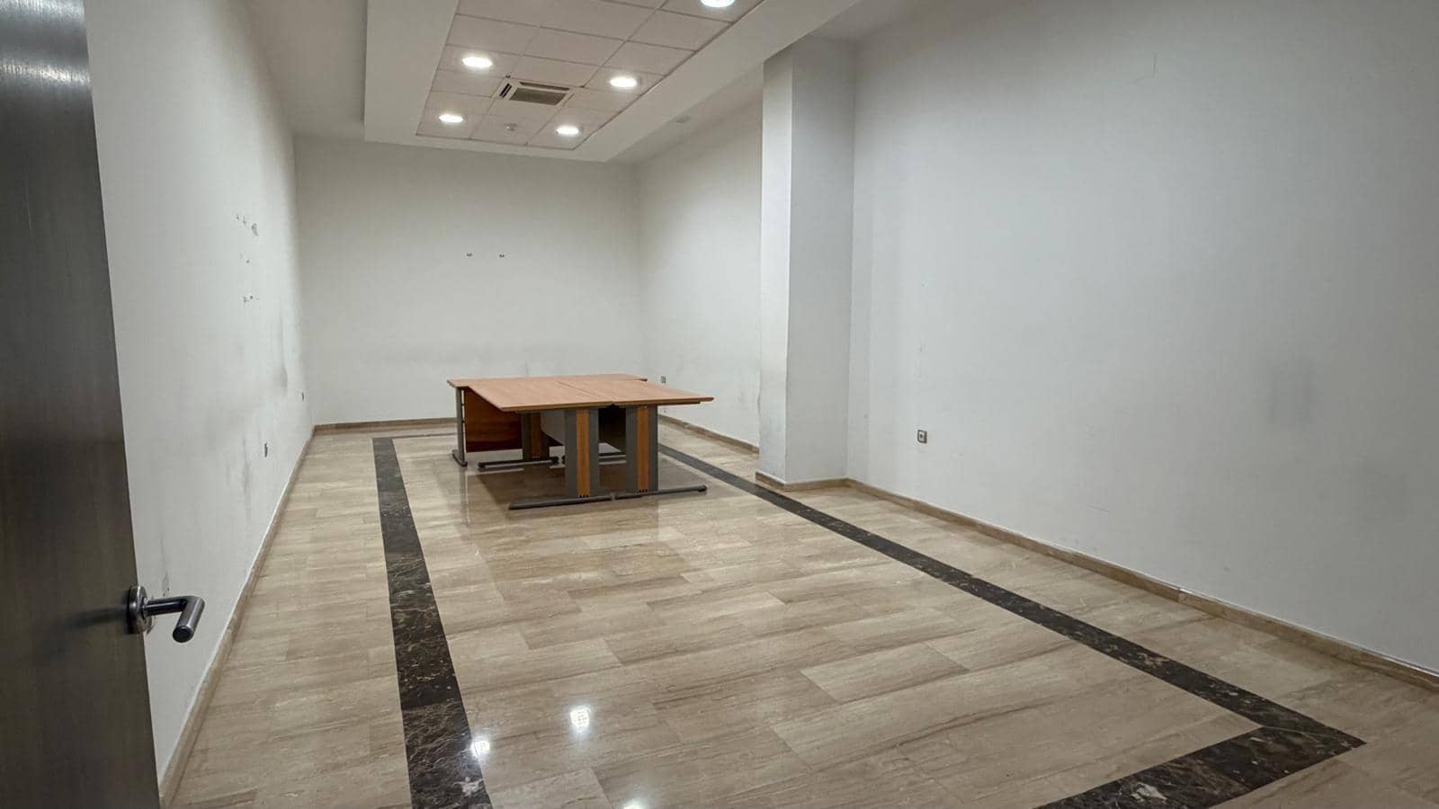 Kaupallinen vuokrattavana paikassa Alicante kaupunki - 2 500 € (Ref: 9818142)