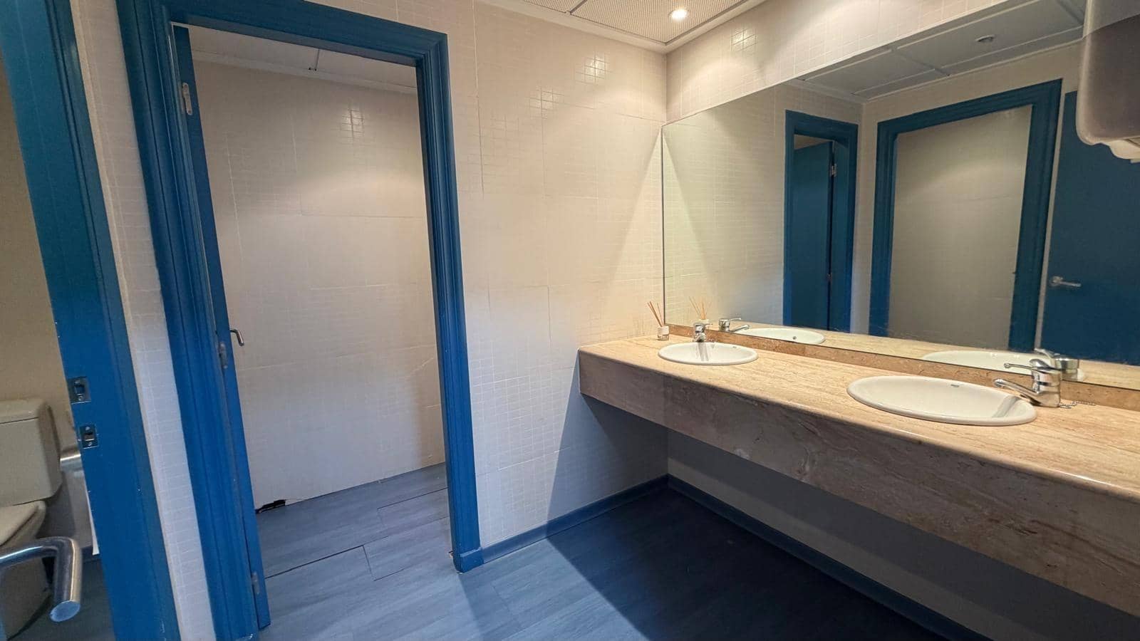 Kaupallinen vuokrattavana paikassa Alicante kaupunki - 2 500 € (Ref: 9818142)
