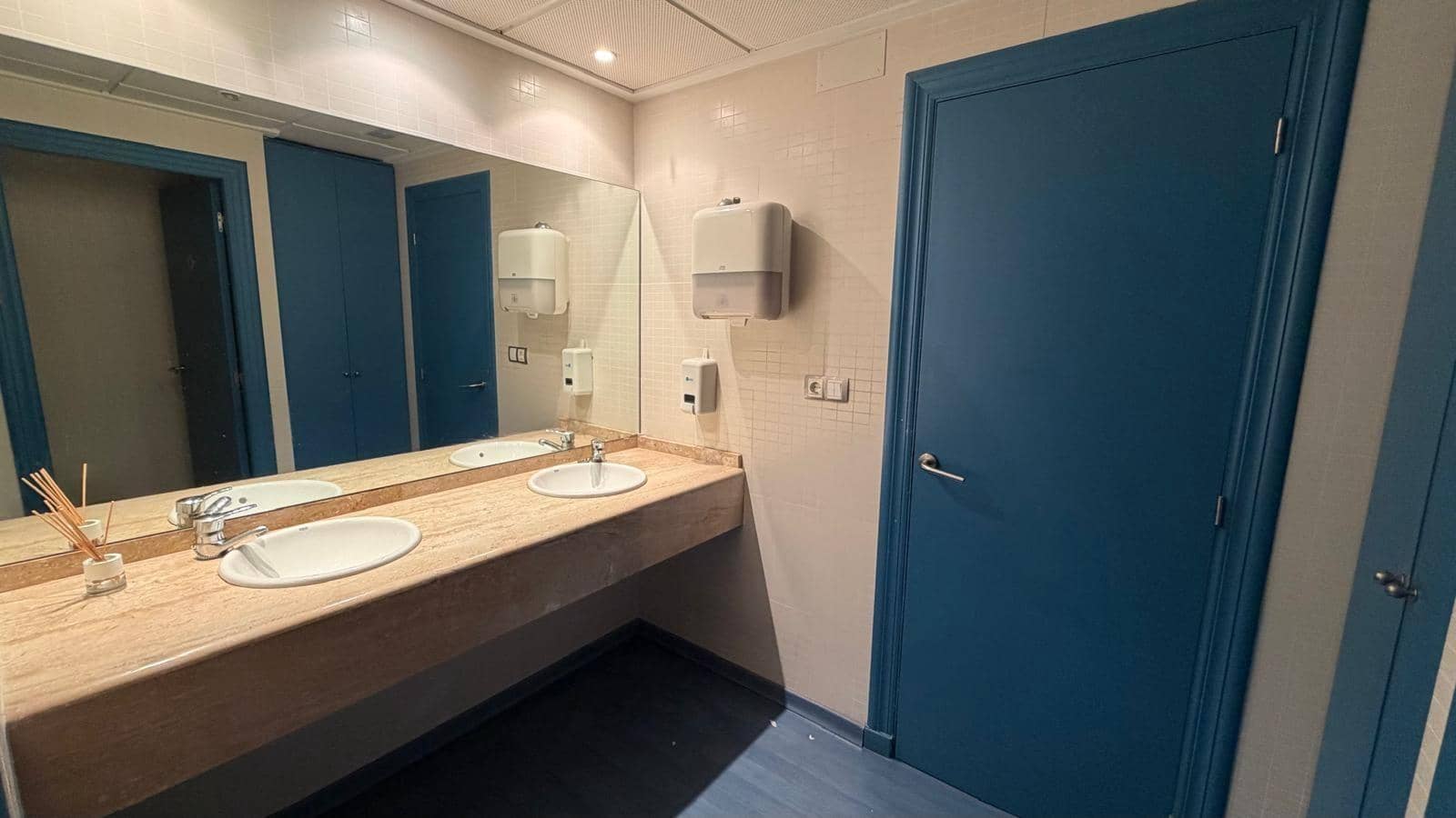 Kaupallinen vuokrattavana paikassa Alicante kaupunki - 2 500 € (Ref: 9818142)