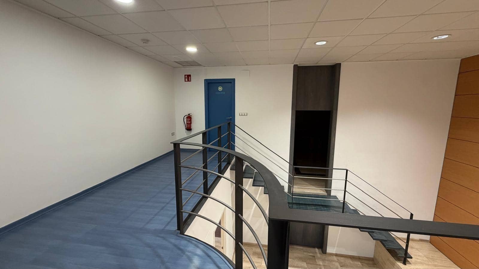 Kaupallinen vuokrattavana paikassa Alicante kaupunki - 2 500 € (Ref: 9818142)