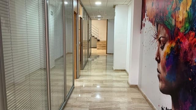 Kaupallinen vuokrattavana paikassa Alipark, Alicante kaupunki - 2 500 € (Ref: 9818142)