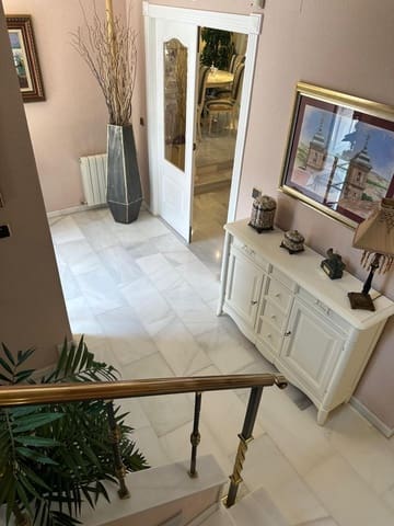 4 bedroom Villa for sale in Benidorm with pool - € 1,264,000 (Ref: 9818152)