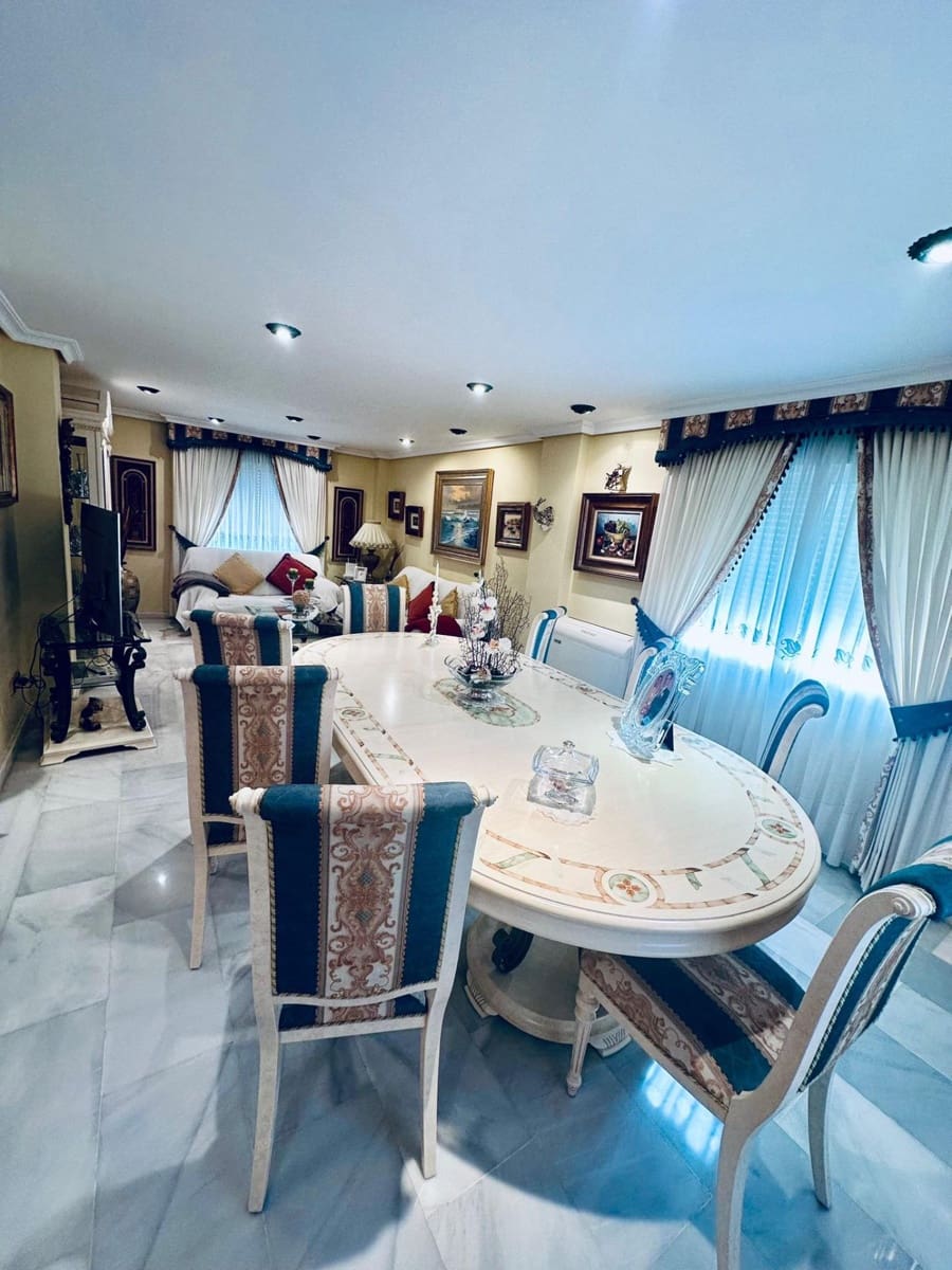 4 bedroom Villa for sale in Benidorm with pool - € 1,264,000 (Ref: 9818152)